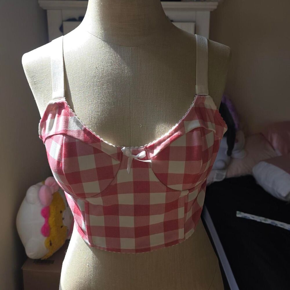 Current-mood Women's White and Pink Vest